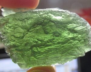 #005: チェコ、モルダウ地方産モルダバイト、宇宙から飛来した魅惑の贈り物！ジュエリー加工にも！